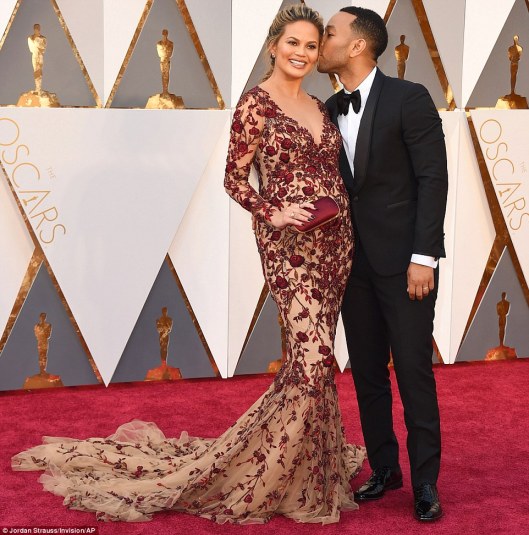 Chrissy Teigen & hubby John Legend